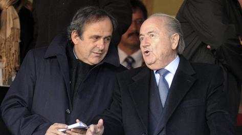 Sepp Blatter, presidente Fifa, con Michel Platini, presidente Uefa. Ap