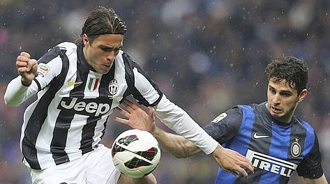 Alessandro Matri e Andrea Ranocchia durante l'ultimo Inter-Juventus. Ap