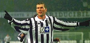 Zinedine Zidane quando in dossava la maglia della Juve. Ap