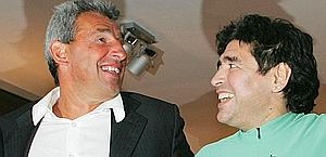Salvatore Bagni con l'amico Diego Armando Maradona. Ansa