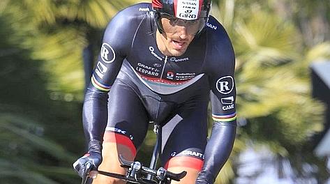 Fabian Cancellara in azione nella crono. Bettini