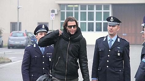 24 dicembre 2011: Cristiano Doni esce dal carcere di Cremona. Ansa