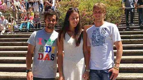 Fabio Fognini, Ana Ivanovic e Andreas Seppi in piazza di Spagna. Twitter 