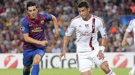 Thiago SIlva, 27 anni, duella con Villa nel primo Barcellona-Milan giocato in questa stagione. Archivio