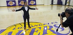 Steve Nash presentato dai Lakers. Ap
