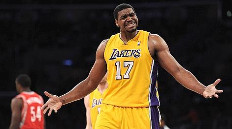Andrew Bynum, 24 anni, ai Lakers dal 2005. Afp