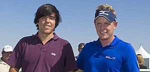 Javier Ballesteros, 22 anni, con Luke Donald nel 2011. Ap