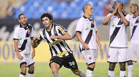 Bruno Mendes, stellina del Botafogo. Theobald
