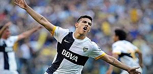 Leandro Daniel Paredes, 18 anni, talento del Boca Juniors. Ansa