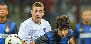 Radosevic, obiettivo di Napoli e Parma, affronta in Europa League Coutinho dell'Inter. Afp