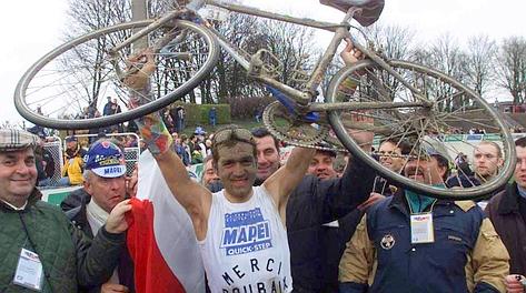 Franco Ballerini ha vinto la Roubaix '95 e '98. E' morto a 45 anni. Bettini