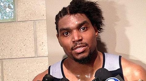 Il nuovo look di Andrew Bynum. Twitter