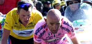 Lance Armstrong e Marco Pantani sul Ventoux nel 2000. Reuters