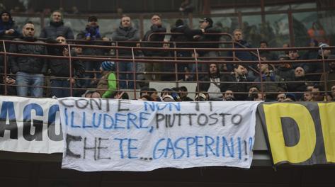 Lo striscione dei tifosi dell'Inter: preferiscono Gasperini a Conte. LaPresse