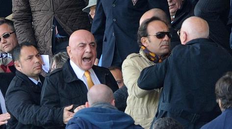 L'a.d. del Milan Adriano Galliani alterato mentre lascia la tribuna del Franchi. Ansa