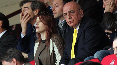Barbara Berlusconi in tribuna a San Siro con Adriano Galliani. Ansa