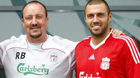 Rafa Benitez e Andrea Dossena ai tempi di Liverpool. Reuters