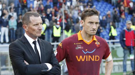 Aurelio Andreazzoli con Francesco Totti. Reuters
