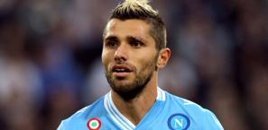 Valon Behrami, centrocampista del Napoli. Forte