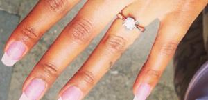 L'anello regalato a Fanny. Instagram