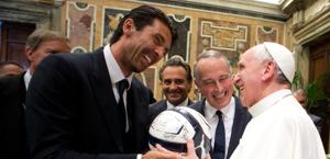 Buffon, Prandelli, Abete e il Papa. Ap