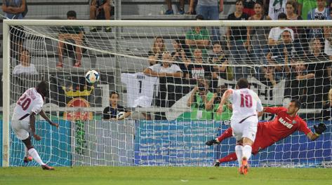 Emeghara segna dal dischetto: due gol al debutto col Livorno. LaPresse