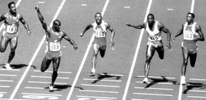 L'arrivo della finale dei 100 metri di Seul 1988. Ap
