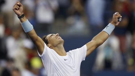 Rafa Nadal esulta dove avere sconfitto Gasquet e conquistato la finale. Reuters