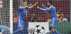 Benzema-Cristiano Ronaldo, 5 gol in due al Galatasaray. Reuters