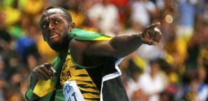 Bolt festeggi a la vittoria nei 100 metri ai Campionati del mondo Atletica di Mosca. Reuters
