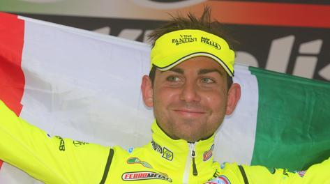 Mauro Santambrogio, sospeso per doping alla fine del Giro 2013. Bettini