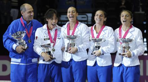 L'ultima vittoria azzurra: Schiavone, Pennetta, Vinci ed Errani nel 2010. Ansa
