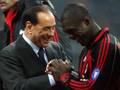 Silvio  Berlusconi, 77 anni, con Clarence Seedorf, 37. LaPresse