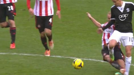 L'entrataccia di Wes Brown su Gaston Ramirez. Twitter