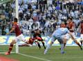 Il gol di Lulic che il 26 maggio ha consegnato la Coppa Italia alla Lazio contro la Roma. LaPresse