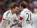 Mario Mandzukic e Philipp Lahm, autori dei gol del 2-0 di Norimberga. Ap