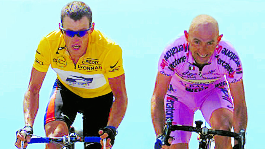 Lance Armstrong e Marco Pantani sul Mont Ventoux,  il 13 luglio 2000. Reuters