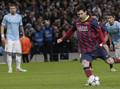 Messi trasforma il rigore dello 0-1. Afp