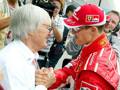 Michael Schumacher e Bernie Ecclestone ritratti in una foto del 2005. Ansa 