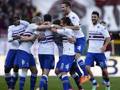 Il gruppo-Sampdoria festeggia a Torino dopo la vittoria per 2-0. LaPresse