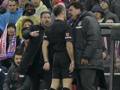 Burgos furioso con Delgado Ferreiro, arbitro del derby di Madrid. Afp