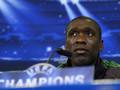 Clarence Seedorf in conferenza stampa a Madrid. Afp
