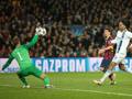 Lescott pasticcia, Messi beffa Hart: 1-0. Reuters