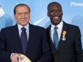 Il presidente del Milan Silvio Berlusconi con Clarence Seedorf. Epa