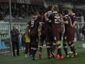 I giocatori del Torino festeggiano il ritorno alla vittoria con il Livorno. LaPresse