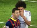 Il conciliabolo tra Pepe e Leo Messi durante il secondo tempo del Clasico di domenica 