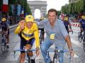 Lance Armstrong e Johan Bruyneel al Tour del 2002. Epa