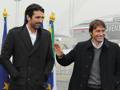 Gigi Buffon, 36 anni, con Antonio Conte, 44. Ansa 