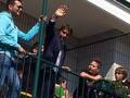 Antonio Conte, 44 anni, saluta i tifosi a Lein