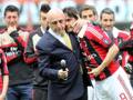 Pippo Inzaghi in lacrime con Galliani nel giorno del suo ritiro da calciatore. Ansa